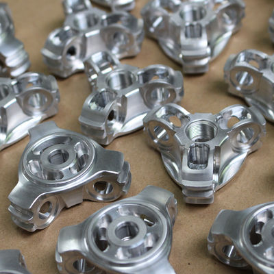 Peças fazendo à máquina de alumínio do CNC da elevada precisão que limpam com jato de areia o revestimento de superfície de anodização