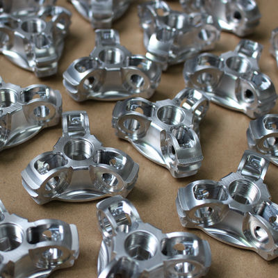 O CNC de alumínio da elevada precisão 6061 peça a criação de protótipos rápida ao revestimento de anodização da produção