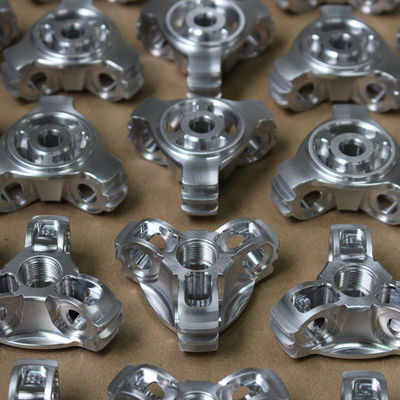 O CNC de alumínio mecânico fez à máquina as peças que anodizam o OEM de superfície de pintura do revestimento