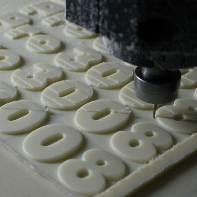 Peças rápidas da criação de protótipos do CNC do ABS plástico com revestimento de superfície de lixamento Deburring