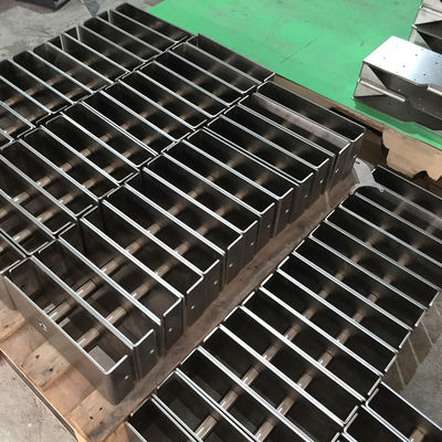 Laser de solda de gerencio do CNC dos protótipos da chapa metálica dos SS 304 que corta e que dobra-se
