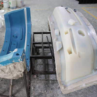RIM Reaction Injection Molding Plastic grandes peças para amortecedores automotivos