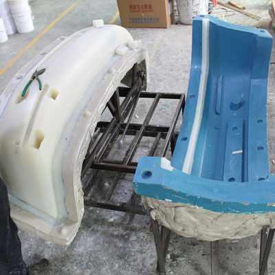 Modelação por injeção de reação peças plásticas grandes rápidas e protótipos baratos da ferramenta à produção