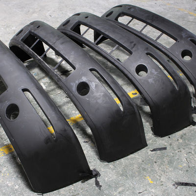 Revestimento de superfície plástico de RIM Automotive Parts Deburring Painting da modelação por injeção da reação