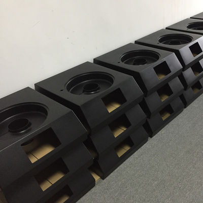 Peças do alojamento de RIM Reaction Injection Molding Large com pintura condutora
